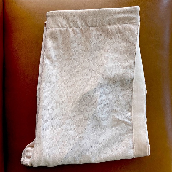 NWOT Lace Legging - Picture 2 of 4